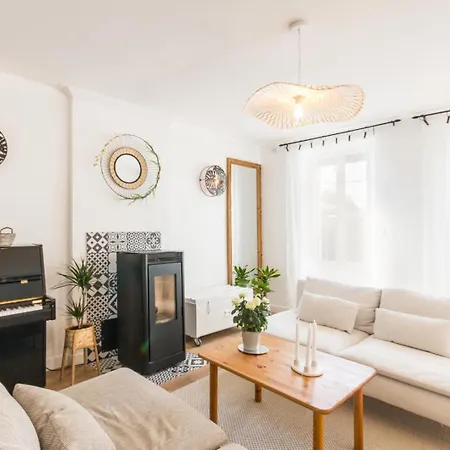 Maison De La Marquise, 15 Couchages, 200m2, Cour Privative, Salle De Reception, 4 Doubles, 1 Dortoir 7 Couchages, Linge En Option Villa