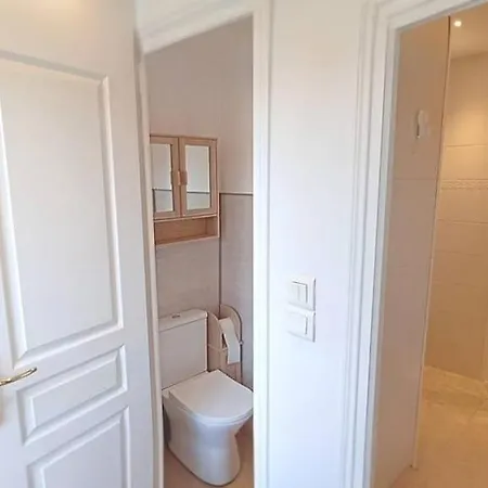 Maison De La Marquise, 15 Couchages, 200m2, Cour Privative, Salle De Reception, 4 Doubles, 1 Dortoir 7 Couchages, Linge En Option *