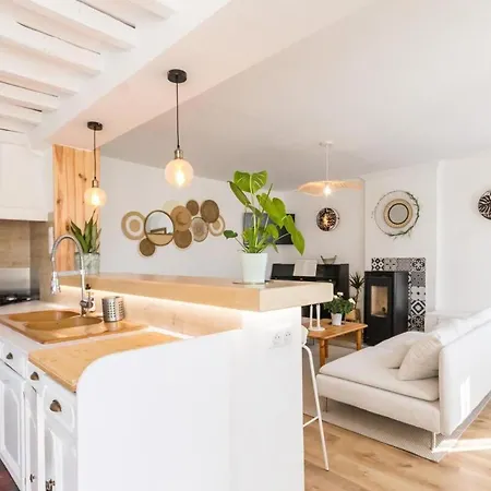 Maison De La Marquise, 15 Couchages, 200m2, Cour Privative, Salle De Reception, 4 Doubles, 1 Dortoir 7 Couchages, Linge En Option Villa