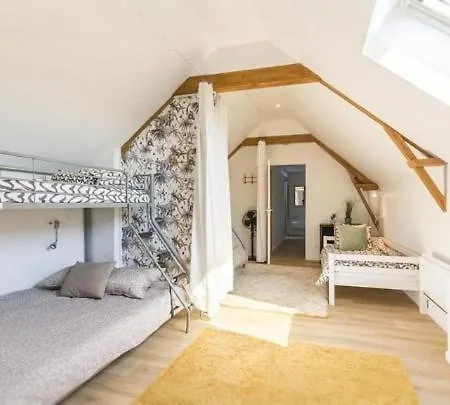 Maison De La Marquise, 15 Couchages, 200m2, Cour Privative, Salle De Reception, 4 Doubles, 1 Dortoir 7 Couchages, Linge En Option Sommervieu