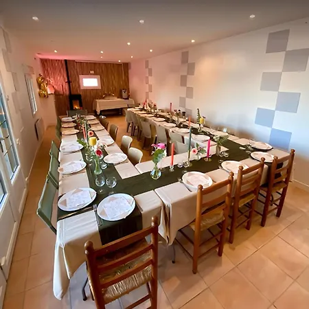 Maison De La Marquise, 15 Couchages, 200m2, Cour Privative, Salle De Reception, 4 Doubles, 1 Dortoir 7 Couchages, Linge En Option *