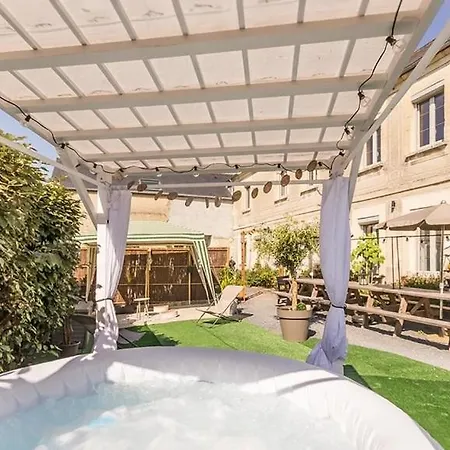 Maison De La Marquise, 15 Couchages, 200m2, Cour Privative, Salle De Reception, 4 Doubles, 1 Dortoir 7 Couchages, Linge En Option *